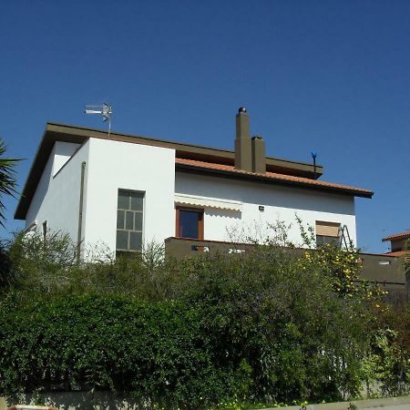 Casa Vacanze"Il Bouganville" Carbonia Esterno foto