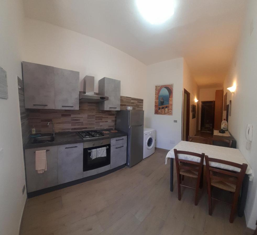 Casa Vacanze"Il Bouganville" Carbonia Esterno foto