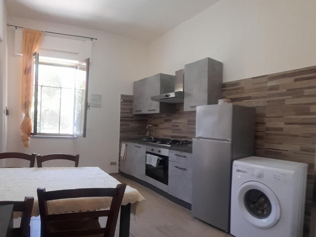 Casa Vacanze"Il Bouganville" Carbonia Esterno foto