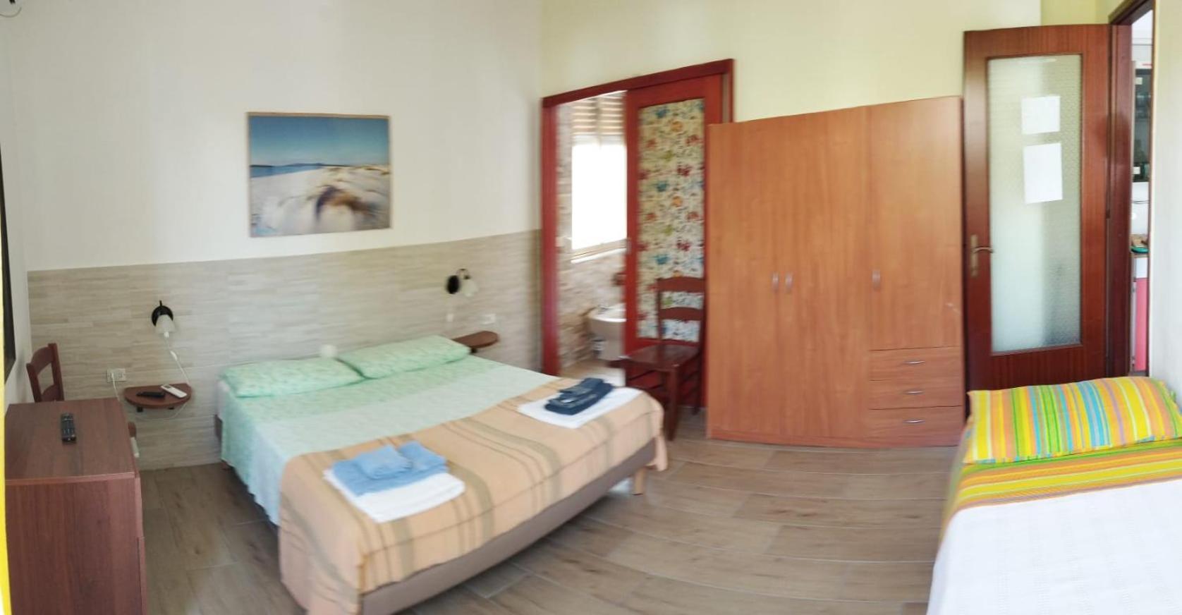 Casa Vacanze"Il Bouganville" Carbonia Esterno foto